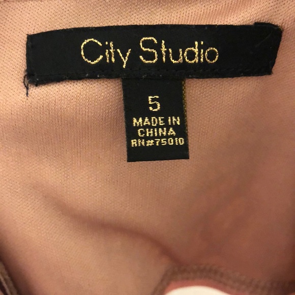 Semi formal dress - Picture 3 of 5